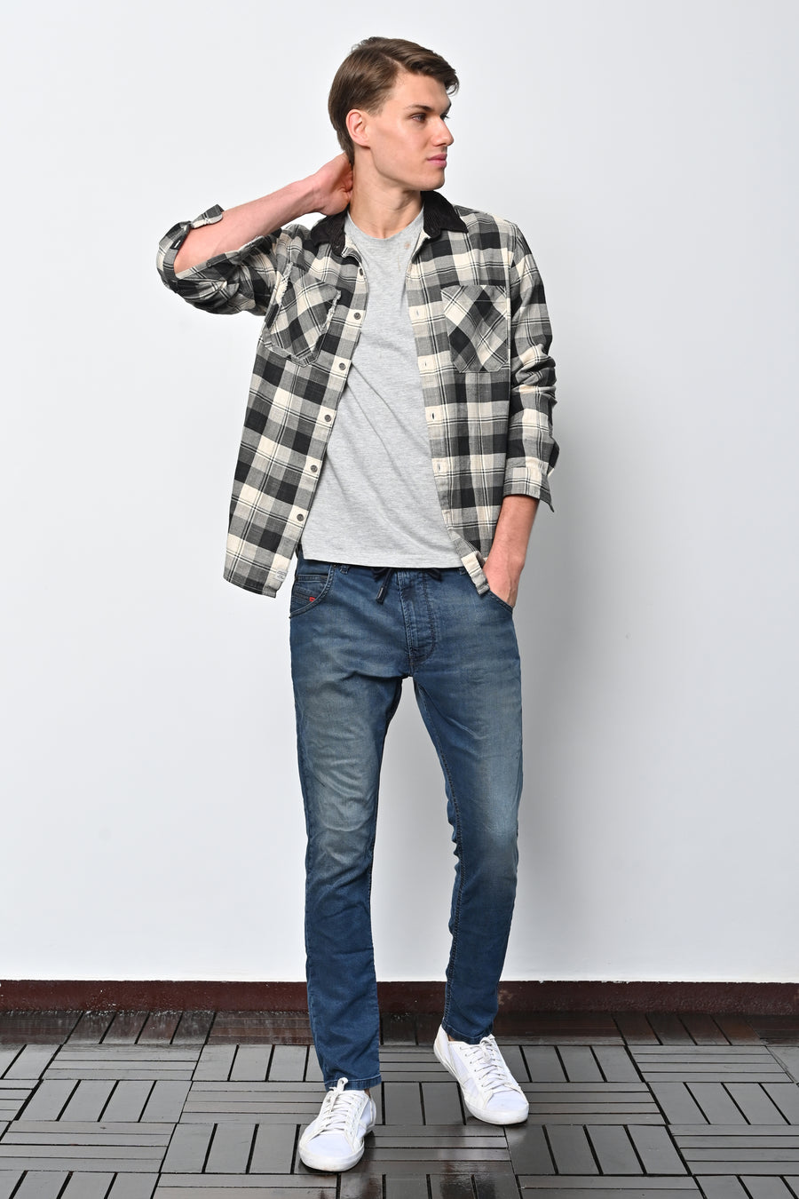 James - Cotton Check Shirt With Corduroy Collar - Black